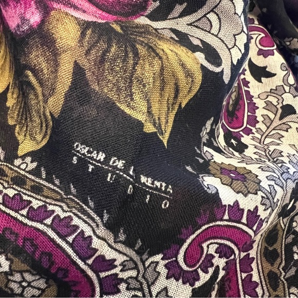 OSCAR DE LA RENTA Floral Paisley Scarf - Picture 5 of 5